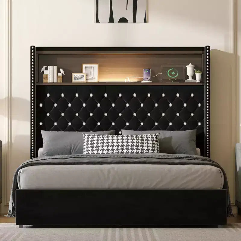 Telaio del letto imbottito in velluto Queen Size, letto a piattaforma con schienale ad ala, testiera alta 132 cm con decorazione a rivetto, mensola per testiera