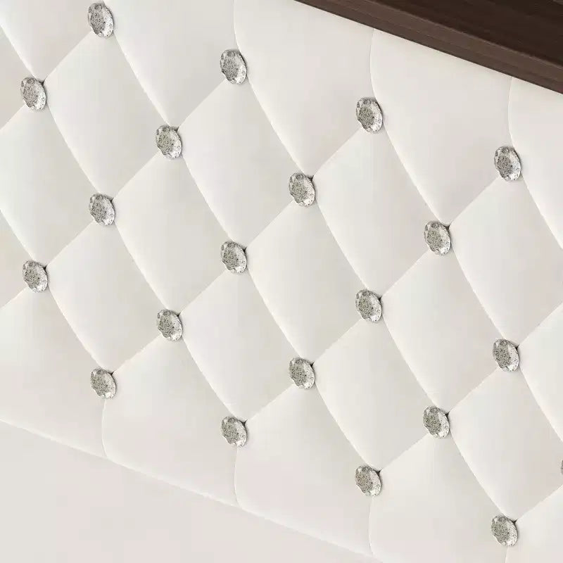 Telaio del letto imbottito in velluto Queen Size, letto a piattaforma con schienale ad ala, testiera alta 132 cm con decorazione a rivetto, mensola per testiera