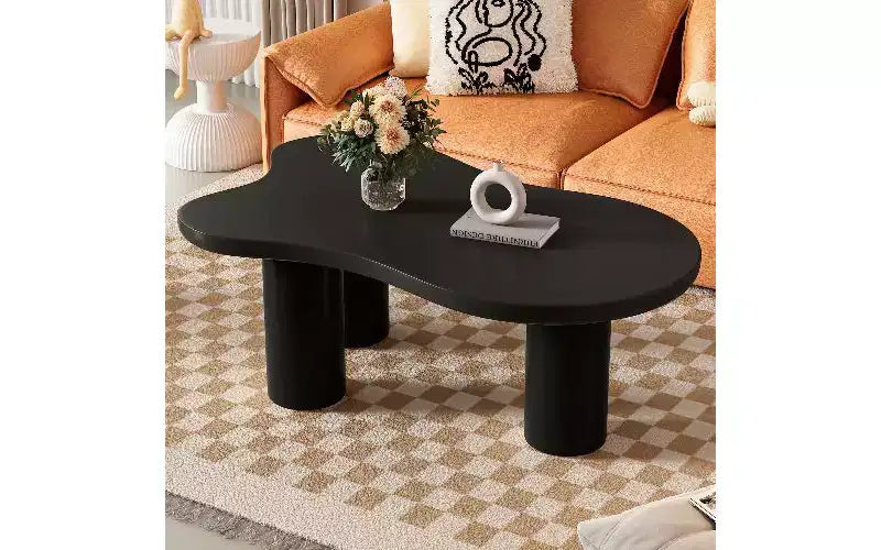 Tavolino da caffè in MDF a forma di nuvola con bordo arrotondato, gambe cilindriche spesse, tavolino da centro per soggiorno, tavolino irregolare con 3 gambe robuste