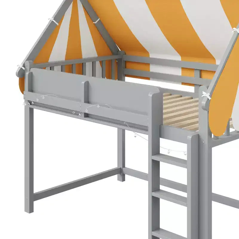 Letto a soppalco matrimoniale/doppio con tetto e tettuccio, letto a casetta in legno con luci a LED e libreria per cameretta di bambini e bambine