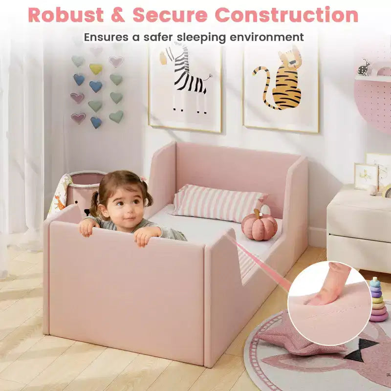 Letto per bambini a pavimento imbottito in morbido tessuto vellutato con spondine di sicurezza e testiera grigio/rosa